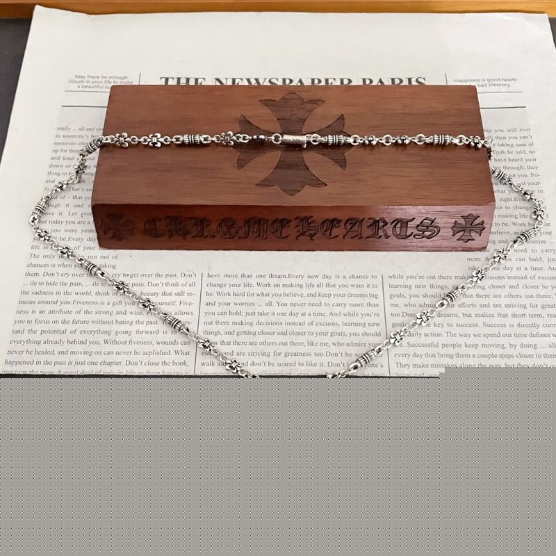 Ch**me He**ts necklaces